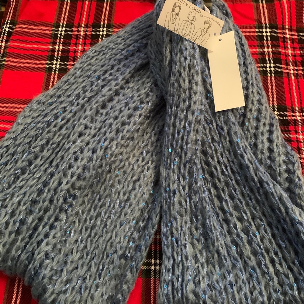 Scarf - Picture 3 of 4